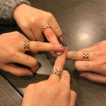 1張簡約微笑圖案暫時性手指紋身貼紙 - 彩色 - 查看 2