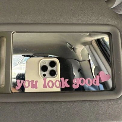 1張you Look Goods文字貼紙,車內後視鏡貼紙