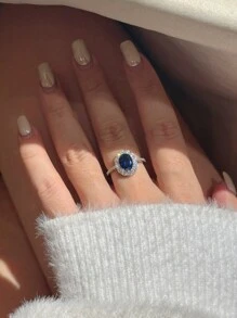 绿宝石雕刻 S925 纯银蓝宝石和椭圆形方晶锆石戒指 - 白色 - 查看 6