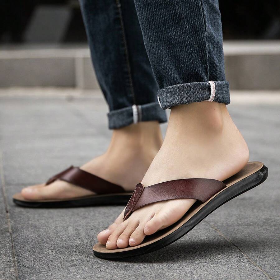 夏季男士时尚沙滩风格休闲人字拖，轻便拖鞋，适合室内和室外穿着