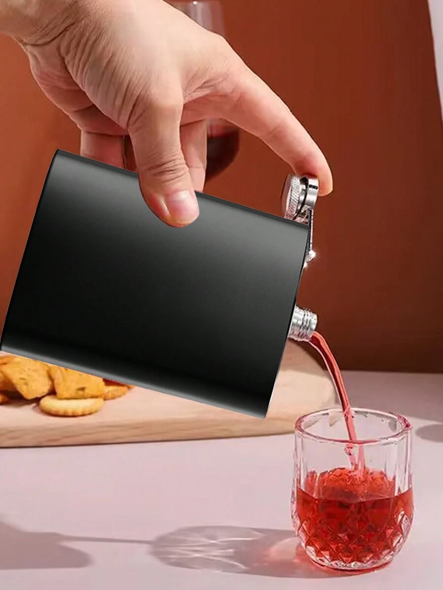 1pc 6oz/8oz Stainless Steel Hip Flask, Square Flask - Perfect Gift For Family, Friends, And Christmas - Durable And Easy To Clean