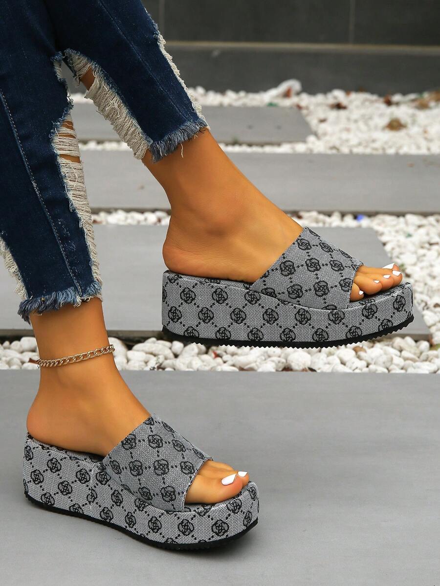 Women's Plus Size Thick Bottom Slippers, 2024 Summer New Square Toe Strap Platform Sandals - Silver - View 1