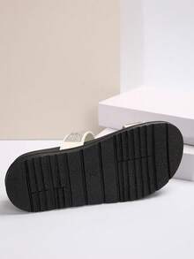 2024 Mùa xuân/Mùa hè Mới Đế dày Cao gót Nàng tiên Phong cách Ngoài trời Thời trang Pha lê Giải trí Dép quai hậu - Màu be - Xem 8