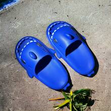 Sharky chanclas de tiburon para hombres. - azul real - Ver 4