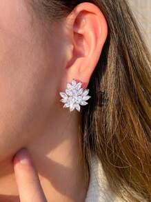 1 Paar blumenförmige Ohrklemmen mit kubischen Zirkonias ohne Piercing für Hochzeitsfeiern und Bräute, Valentinstag für Frauen