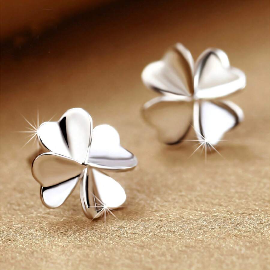 一对四叶草心形仿珍珠耳环，简约优雅，小巧精致，适合女性和女孩日常佩戴，也是一份很棒的珠宝礼物。 - 銀色 - 查看 1