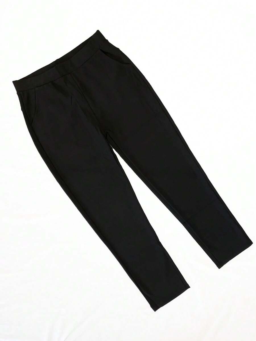 Pantalón con bolsas casual en corte recto - Negro - Ver 1