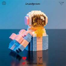 Small Particle Astronaut Building Blocks Toy- Creative Glowing Brick Blocks Decoration For Most Scene, Strengthen Hand-Made Ability, Christmas Gift Room Decoration