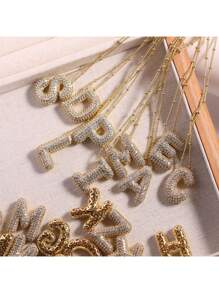 1 Peça de Novo Colar de Pingente de Letra A-Z com Micro Pavé de CZ de Luxo, Colar de  de Letra de Nome Inicial masculino e feminino, eletroplatedo com ouro de 18k.