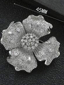 1 pieza Broche floral de tono plateado con circonita cúbica de moda, adecuado para que las mujeres lo usen en vacaciones