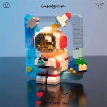 Small Particle Astronaut Building Blocks Toy- Creative Glowing Brick Blocks Decoration For Most Scene, Strengthen Hand-Made Ability, Christmas Gift Room Decoration