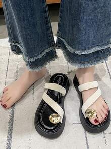 時尚金屬腳趾環平台拖鞋女款,2024新夏季海灘假期便塞鞋 - 米色 - 查看 4