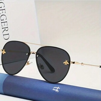 1pc New Arrival Premium Bee Decor Square Metal Unisex Vintage Fashion Glasses Beach Accessories For Women Glasses Shades Basics Fall Winter Women Outfits Clothes Business Casual Gifts Elegant Outfit For Summer Beach Vacation,Outdoor,Travel