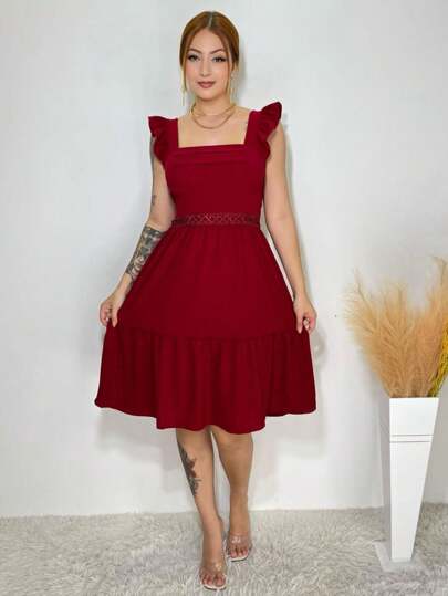 Vestido curto duna liso com babada na manga renda na cintura