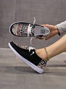 Women's Fashionable Slip-On Shoes With Printed Fluorescent Black Round Toe, Flat And Casual Series - Multicolor - View 2