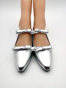 2024 Phong cách mới Của phụ nữ Giày búp bê  Mary Jane Màu bạc Pointed Toe Ballet Giày phẳng Với Nút hình bướm Dây đeo - Bạc - Xem 3