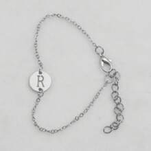 1 件新款简约 A-Z 首字母徽章镂空情侣手链，K 镀金金属链式手链，女士珠宝礼物（手工制作，表面略有痕迹） - 銀色 - 查看 24