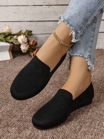 Summer Women's Breathable Slip-On Beijing Cloth Shoes For Middle-Aged And Elderly Women With Hollow Out Design, Soft Non-Slip Sole