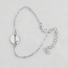 1 件新款简约 A-Z 首字母徽章镂空情侣手链，K 镀金金属链式手链，女士珠宝礼物（手工制作，表面略有痕迹） - 銀色 - 查看 29