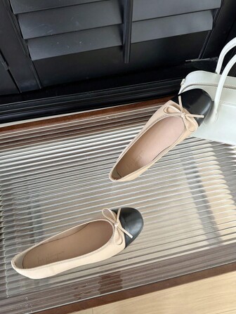 Bailarinas planas con bloque de color y adorno de lazo para mujer, zapatos casuales de estilo europeo versátil nuevos para primavera/verano