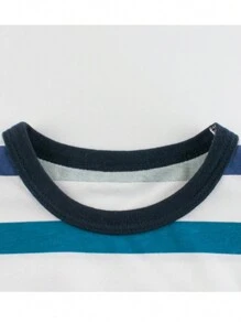 Nueva camiseta de manga corta y cuello redondo con rayas de colores para niños jóvenes en verano