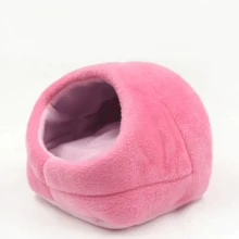 1 pièce Cage de litière pour hamster, maison d'hiver en velours de corail chaude, nid pour petits animaux, sac de couchage pour rongeur, lit douillet en polaire pour cochon d'inde, nid douillet pour petits animaux, couleur d'expédition aléatoire