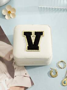 1入組極簡風格字母設計首飾盒,適用於戒指、項鍊、耳環等等 - 白色黑字母 - 查看 13