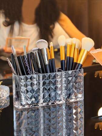 透明化妆刷收纳盒，透明化妆品口红收纳盒，1个装3格塑料闪亮化妆品收纳盒，眼线笔眉笔展示盒，桌面笔筒，收纳整理，办公学习用品，梳妆台、浴室、梳妆台、房间、家居、卧室、浴室、房屋、粉色房间、客厅装饰、旅行用品、礼品袋、送给妈妈、爸爸、男士、朋友、老师的礼物、生日礼物、婚礼礼物、办公桌、书架、配件、礼品盒、趣味礼物、收纳、化妆刷收纳盒、送给女性的礼物、圣诞礼物、女性礼物创意