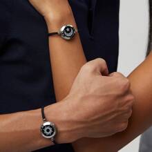 totwoo Long Distance Touch Pulseras para Parejas, Vibración y Luz para el Amor Parejas Pulseras | Regalos de Relaciones de Larga Distancia para Novia Bluetooth Pairing Joyería - Cuerda Milán/Plata - Ver 5