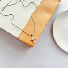 1 Peça Colar Curto Elegante E Versátil De Osso De Cobra Em Aço Inoxidável Prateado Com Pingente Em Formato De Cruz E Estrela Para Homens, Vestuário Diário, Não Desvanece