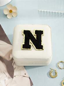 1入組極簡風格字母設計首飾盒,適用於戒指、項鍊、耳環等等 - 白色黑字母 - 查看 21
