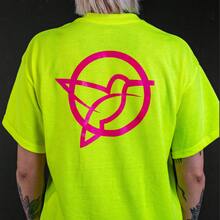 PLAYERA "YELLOW NEON" SUAVE Y CONFORTABLE - Amarillo - Ver 2