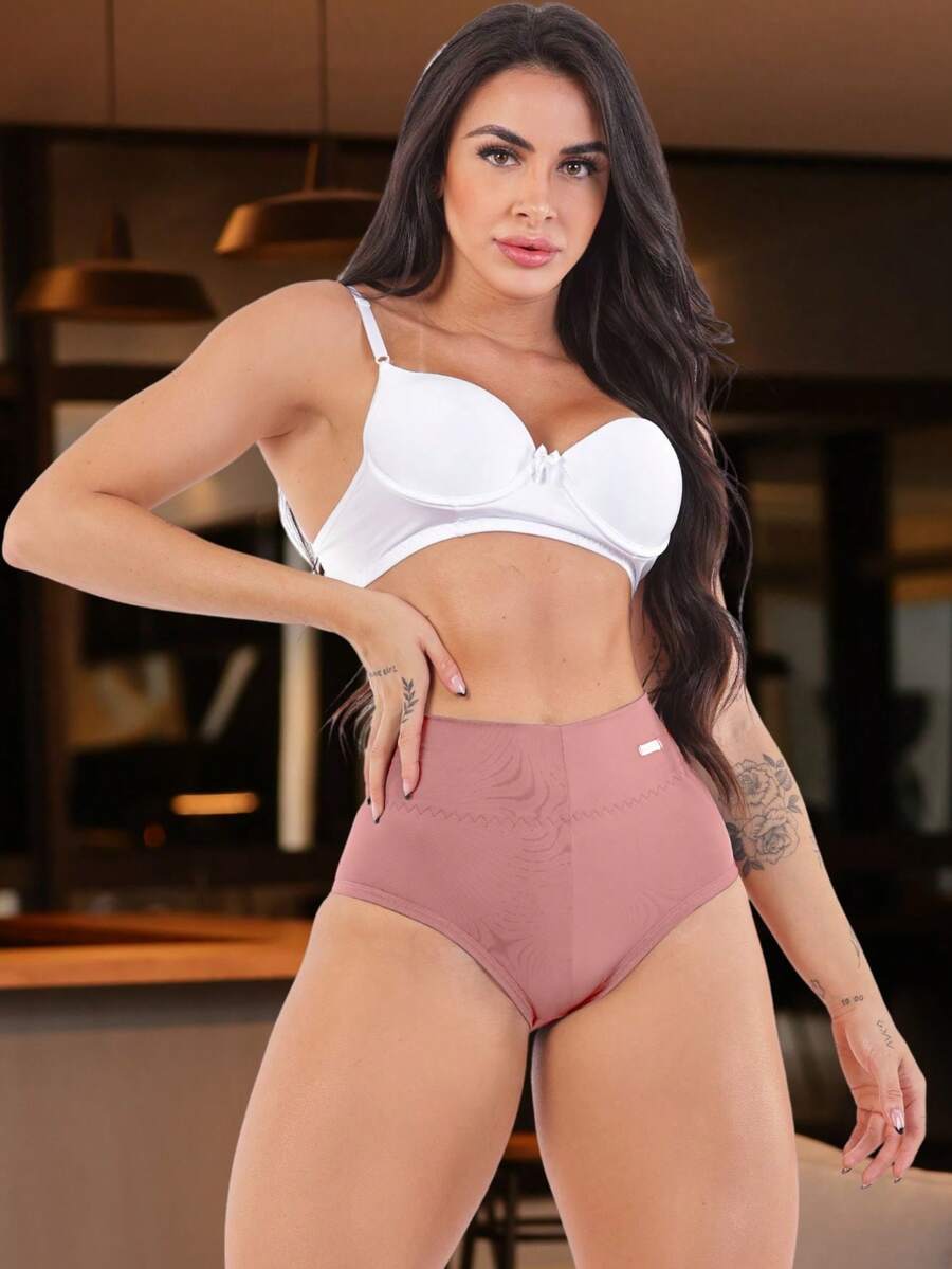 Calcinha Confort Segura Barriga Tom Secreto By Dy Girl Calcinha Segura Barriga Confortável reduz medidas. Calcinha Tom Secreto.Modeladora, Cintura alta,calcinha de média compressão pós-parto com cintura alta Tecido firme, com elasticidade, não apresenta transparência. Não da bolinhas nem desbota. com elástico na cintura. Confortável para o seu corpo, sem apertar em excesso.