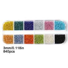 840 Piezas Kit De Cuentas Pequeñas De Vidrio Transparente De Semilla 8/0 De 3 Mm, Cuentas Para Hacer Pulseras De La Serie De Colores Aleatorios Con Caja De Almacenamiento De Plástico De 12 Rejillas Para Hacer Joyas De Pulseras Y Collares