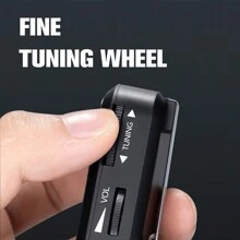 口袋尺寸迷你am Fm立體聲收音機,可攜式電池收音機,包括耳機,背夾和信號指示燈,可使用aaa電池適用於颶風、步行、跑步等,sh-05青綠色 - 黑色 - 查看 4