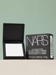 Nars [Mini] 光反射定妆粉饼 #CRYSTAL 1.8g 这款标志性配方可让妆容保持一整天，并带来亮丽效果。质地轻盈，易于混合，可轻松定妆，无需添加额外的颜色或遮瑕效果。 - 1.8g - 查看 8