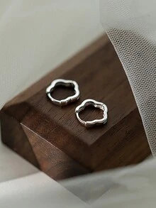 ESBERRY 1 đôi bông tai tròn hình hoa rỗng tối giản bằng bạc Sterling S925 dành cho nữ, trang sức cao cấp, quà tặng lễ hội, quà tặng sinh nhật, đeo hàng ngày - bông tai hoa nhỏ - Xem 4