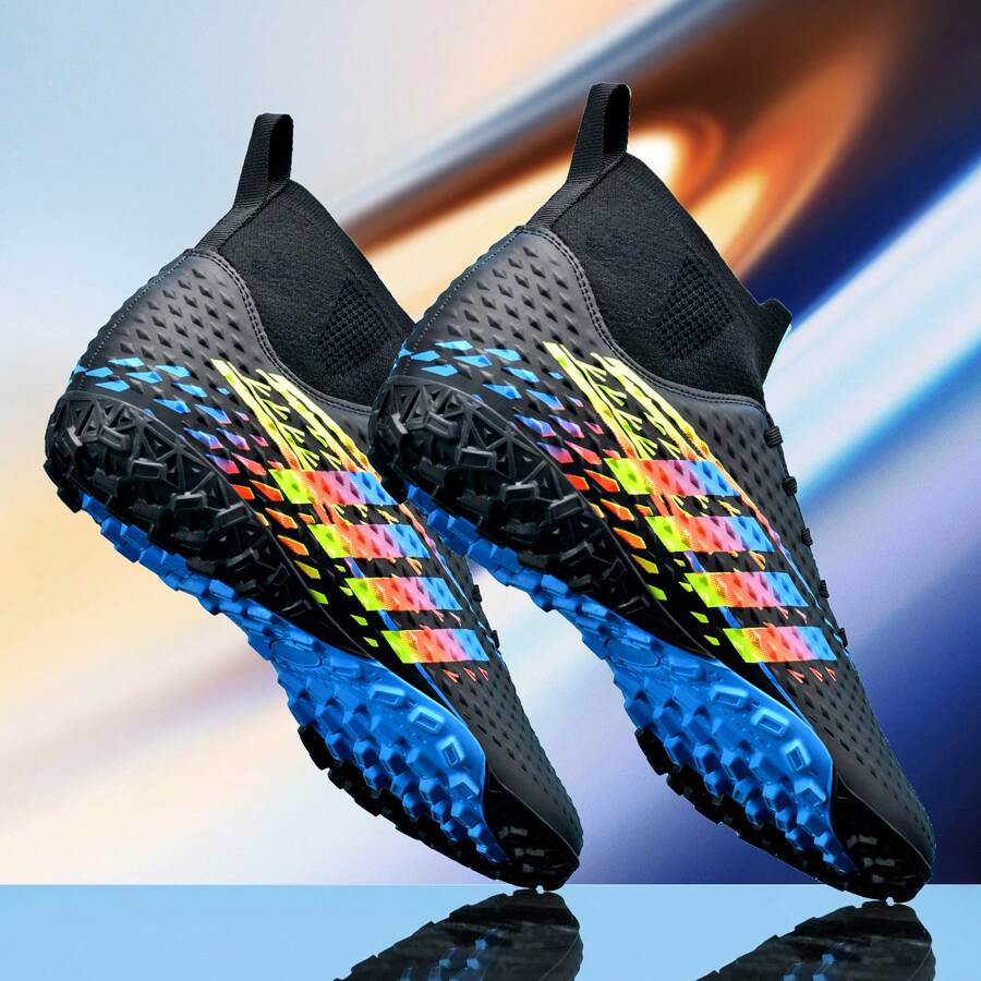 O pereche de pantofi de fotbal noi clasici, cu crampoane scurte, pentru bărbați și femei, cu design în dungi, crampoane din cauciuc Tf, antrenament de fotbal în aer liber, antiderapante, sporturi profesionale, potrivite pentru gazon artificial, negru