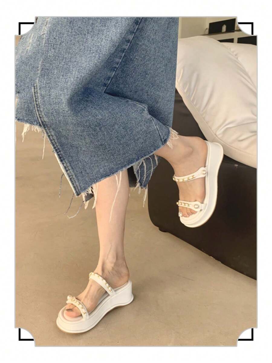 Của phụ nữ Nêm Dép đi trong nhà 2024 Mới Mùa hè Dép xăng đan Với Trân châu Đồ trang trí & Dày Cao su , Chóp giầy mở ra Cao gót Đối với Mặc hàng ngày - trắng - Xem 1