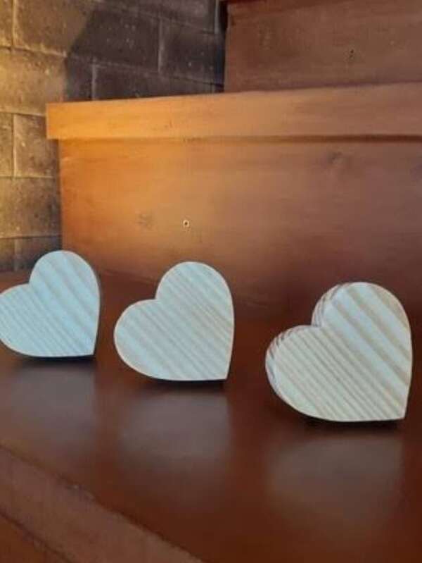 Trio Ganchos De Parede Peduradores Coração de Madeira