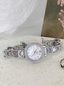 21design White Mother Of Pearl Dial Waterproof Quartz Watch With Silver Starfish Shell Bracelet