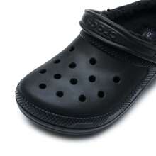Crocs 男女通用冬季鞋，休閒舒適多功能203591-060經典毛毛拖暖版黑色 - 黑色 - 查看 4