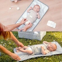 1個便攜式嬰兒尿布更換墊,可摺疊旅行尿布更換墊,防水緊湊嬰兒換衣站用墊 - 灰色 - 查看 4