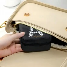 Personalisierte Damen maßgeschneiderte Light Luxury Diamond Letter Schmuckschatulle, modische personalisierte Leder Schmuck Aufbwahrungsbox, ein perfektes Geschenk für Mutter am Muttertag, Freundinnen und Jahrestage