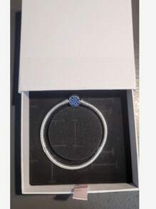 1 pièce de luxe légère Bracelet breloque de bracelet os de serpent ciel étoilé étincelant saphir boucle. Modèle 1:1 parfait, cadeau de la Saint-Valentin idéal pour les femmes, maman, mère, Fête des Mères