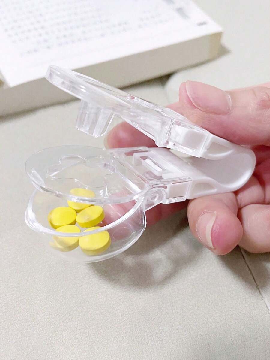 薬入れ 旅行用 ピルディスペンサー おしゃれな薬ケース 収納容器 ピルオーガナイザー 錠剤ケース 青底白蓋 SHEIN JAPAN