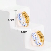 1 par de aros de estilo chino de porcelana esmaltada de cloisonné blanco y azul con baño de oro de 18k