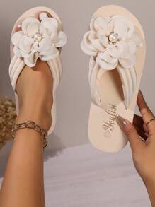 New Thick-Sole Slippers For Summer, Comfortable Flip-Flop Style With Toe Separator For Outdoor Use, Solid Color Plus Size 36-45, Flower & Pearl Decorated Beach Sandals