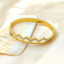 女士时尚饰品 > 女士手链 > 个性钛钢手链 > 镶钻手链 > 弹簧手链 - 金色 - 查看 3