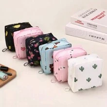 1 pièce Mignon Sac de rangement de serviettes hygiéniques portable à dessin animé en tissu pur grande capacité, sac de maquillage, pochette de soin de la peau, trousse de toilette, cube d'emballage, essentiels de voyage, essentiels de croisière, essentiels de dortoir, cadeaux pour demoiselles d'honneur, cadeaux pour maman, cadeaux d'anniversaire, cadeaux pour amis et enseignants, décoration de maison, décoration de salle de bain, salon, chambre à coucher, organisateur de salle de bain, organisateur de bijoux, organisateur d'huile à lèvres, organisateur de vernis à ongles